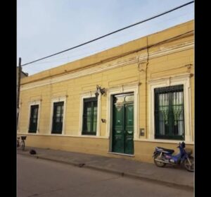 Preocupación en las familias de los alumnos de la Escuela Berisso: una alumna ingresó con un arma blanca al colegio