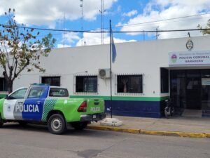 Le robaron un arma de fuego a un ex miembro de las fuerzas de seguridad