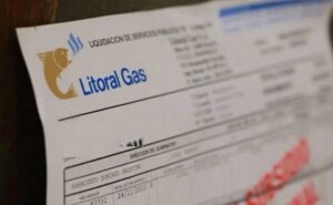 Haciéndose pasar por empleados de Litoral Gas, estafaron a una mujer en dos millones de pesos