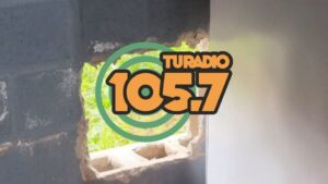 Mediante un boquete ingresaron a un depósito, golpearon al cuidador y le robaron