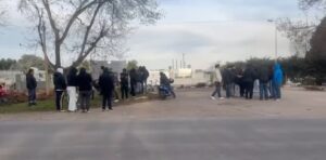 “Hace años que esta empresa viene basureando a la gente, hay persecución laboral, daño psicológico, los hacen comer en el piso, los tratan como animales”