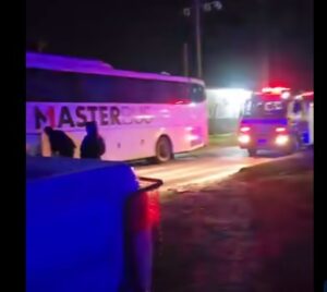 Bomberos intervino en el principio de incendio de un colectivo