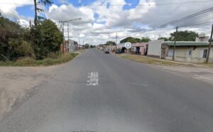 Choque en el acceso: las dos personas que viajaban en la moto fueron atendidas en el hospital