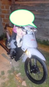 “La sacaron desde adentro de mi casa, estaba trabada la moto, entraron y se la llevaron en cinco minutos”