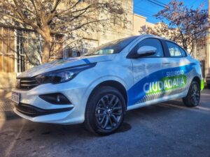 Le rompieron el auto a un Inspector: el imputado es el propietario de dos caballos que habían secuestrado